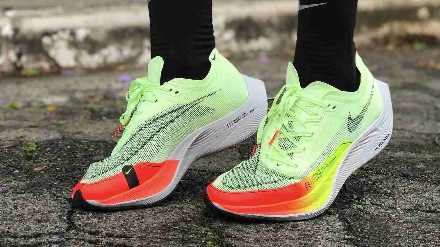 Vegan nike running on sale shoes